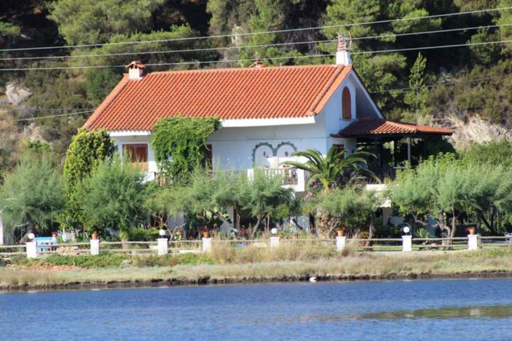 Lila Apartments Vourvourou Exteriör bild